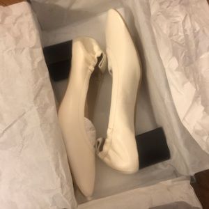 BNIB Everlane “the day heel” size 5.5